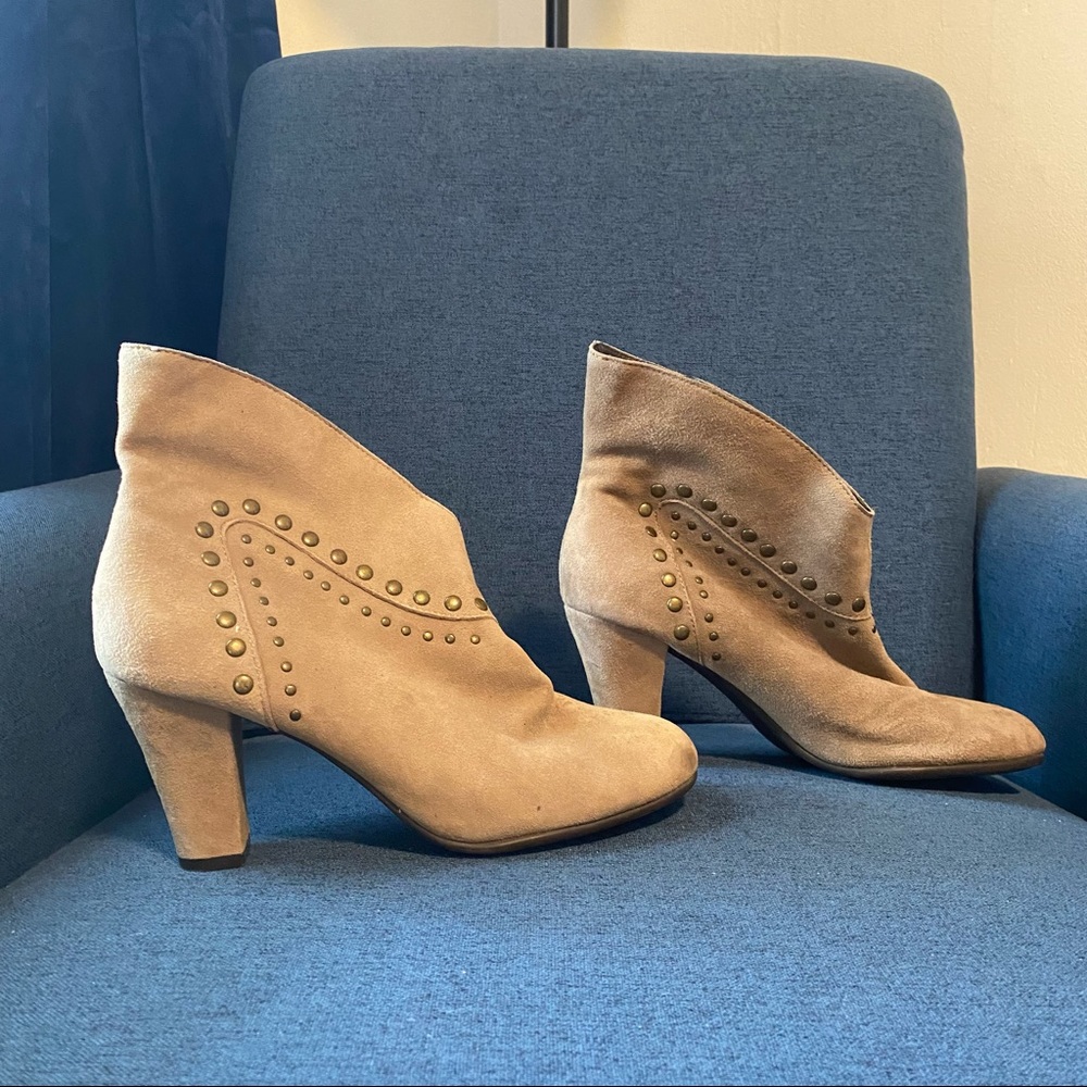 Aerosoles Enrole Tan Studded Leather Western Booties